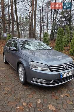 Універсал Volkswagen Passat 2012 в Стебнику