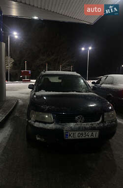 Универсал Volkswagen Passat 1998 в Соленом
