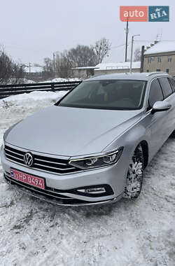 Універсал Volkswagen Passat 2021 в Кам'янці-Бузькій
