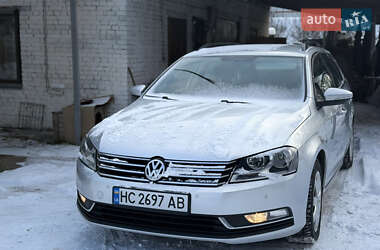 Універсал Volkswagen Passat 2013 в Львові