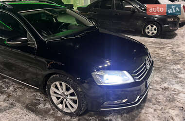 Універсал Volkswagen Passat 2014 в Києві