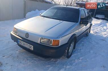 Седан Volkswagen Passat 1990 в Монастыриске