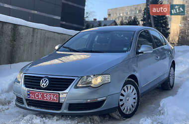 Седан Volkswagen Passat 2009 в Львове