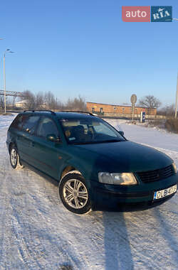 Универсал Volkswagen Passat 1998 в Умани