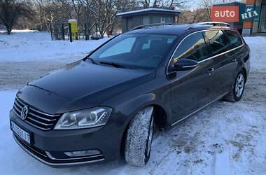 Универсал Volkswagen Passat 2013 в Хмельницком
