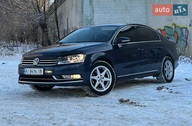 Седан Volkswagen Passat 2012 в Киеве