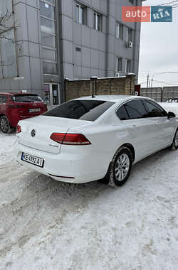 Седан Volkswagen Passat 2015 в Дніпрі