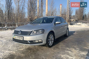 Седан Volkswagen Passat 2013 в Києві