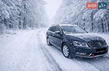 Универсал Volkswagen Passat 2012 в Тростянце