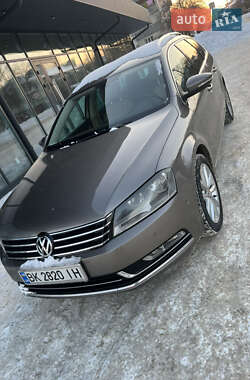 Універсал Volkswagen Passat 2011 в Костопілі