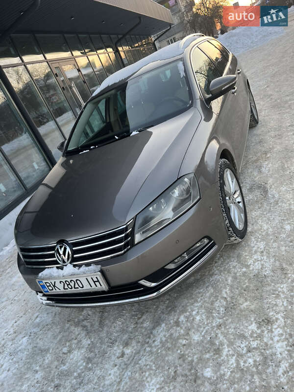 Универсал Volkswagen Passat 2011 в Костополе