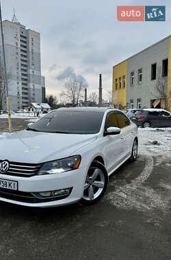 Седан Volkswagen Passat 2013 в Днепре