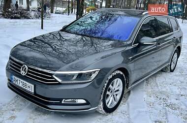 Універсал Volkswagen Passat 2017 в Житомирі