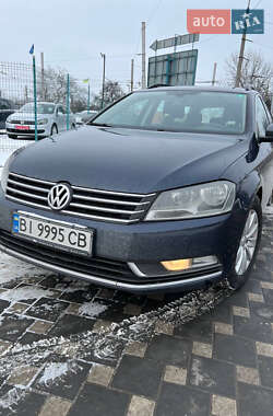 Універсал Volkswagen Passat 2012 в Полтаві