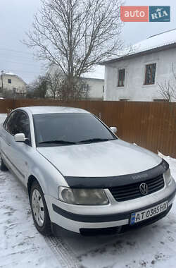 Седан Volkswagen Passat 1998 в Калуше