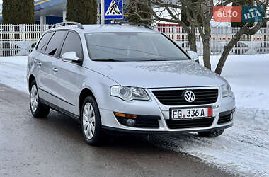 Універсал Volkswagen Passat 2010 в Рівному