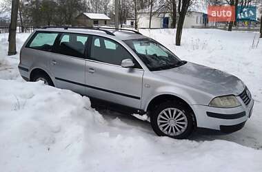 Универсал Volkswagen Passat 2003 в Лугинах