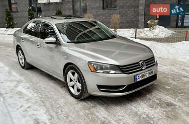 Седан Volkswagen Passat 2012 в Киеве