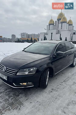 Седан Volkswagen Passat 2014 в Львове