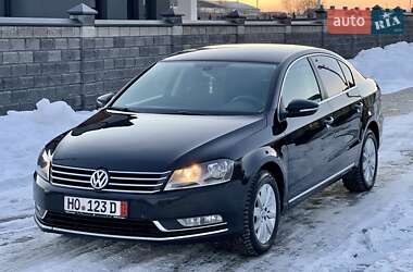 Седан Volkswagen Passat 2012 в Ровно