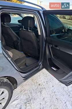 Универсал Volkswagen Passat 2011 в Яремче