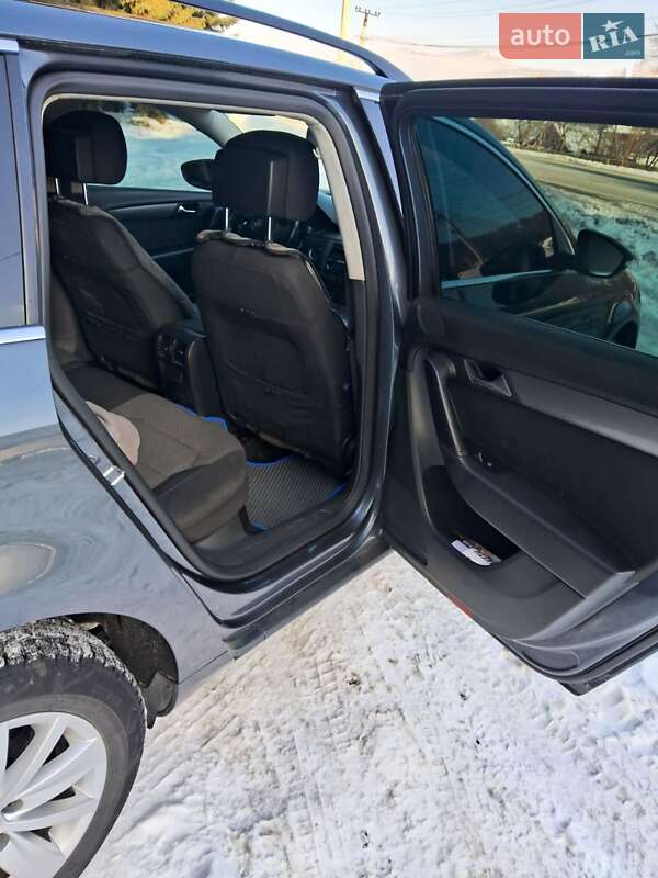 Универсал Volkswagen Passat 2011 в Яремче
