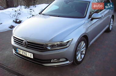 Універсал Volkswagen Passat 2017 в Рівному