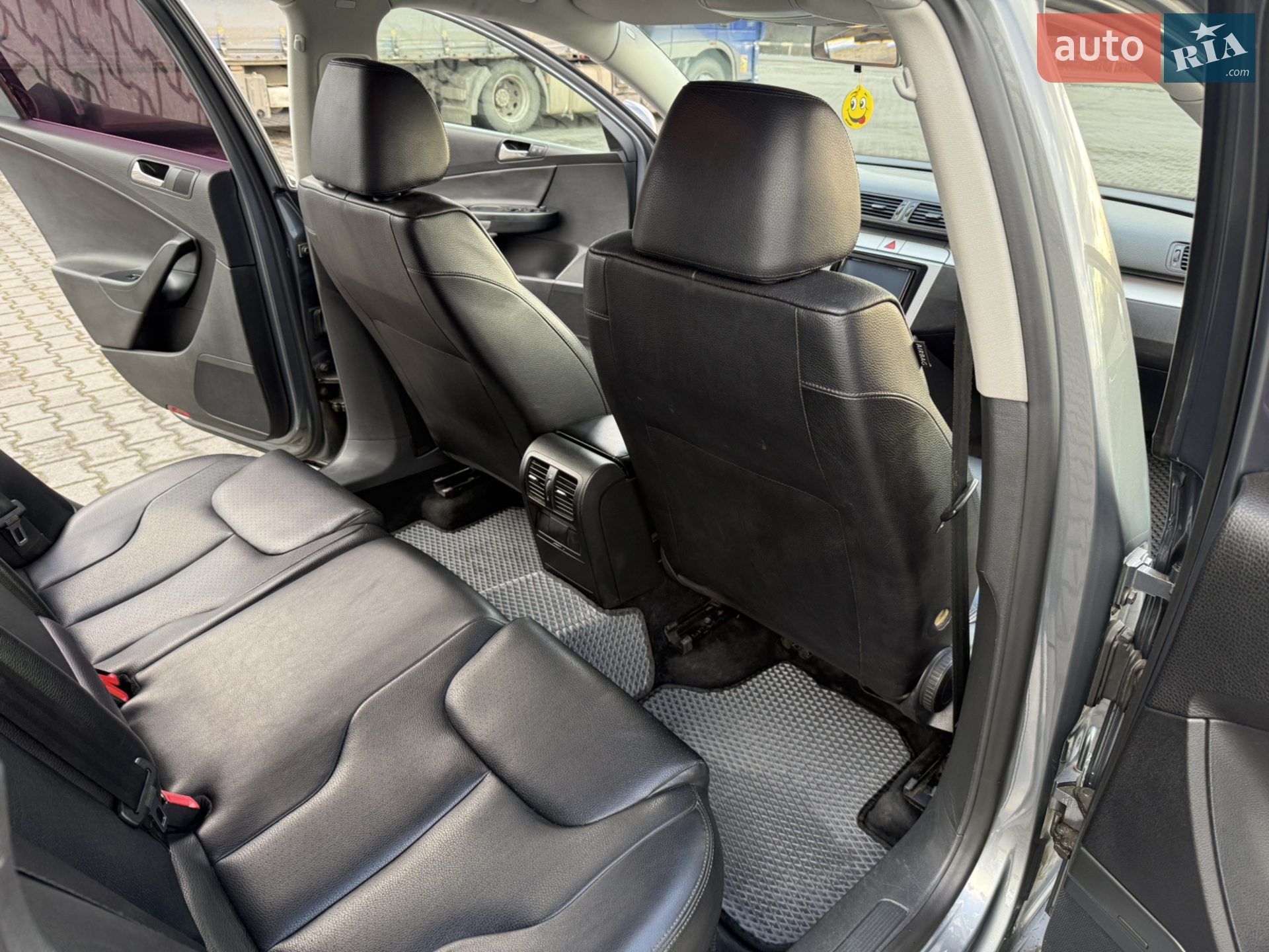 Volkswagen Passat 2008 VIN WVWZZZ3CZ8E156703 фото оголошення 12 з 26