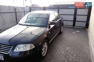 Седан Volkswagen Passat 2003 в Измаиле