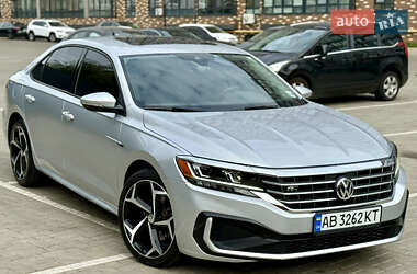Седан Volkswagen Passat 2020 в Житомире