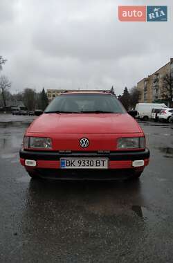 Универсал Volkswagen Passat 1993 в Костополе