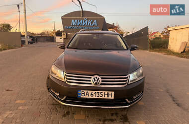 Універсал Volkswagen Passat 2012 в Одесі