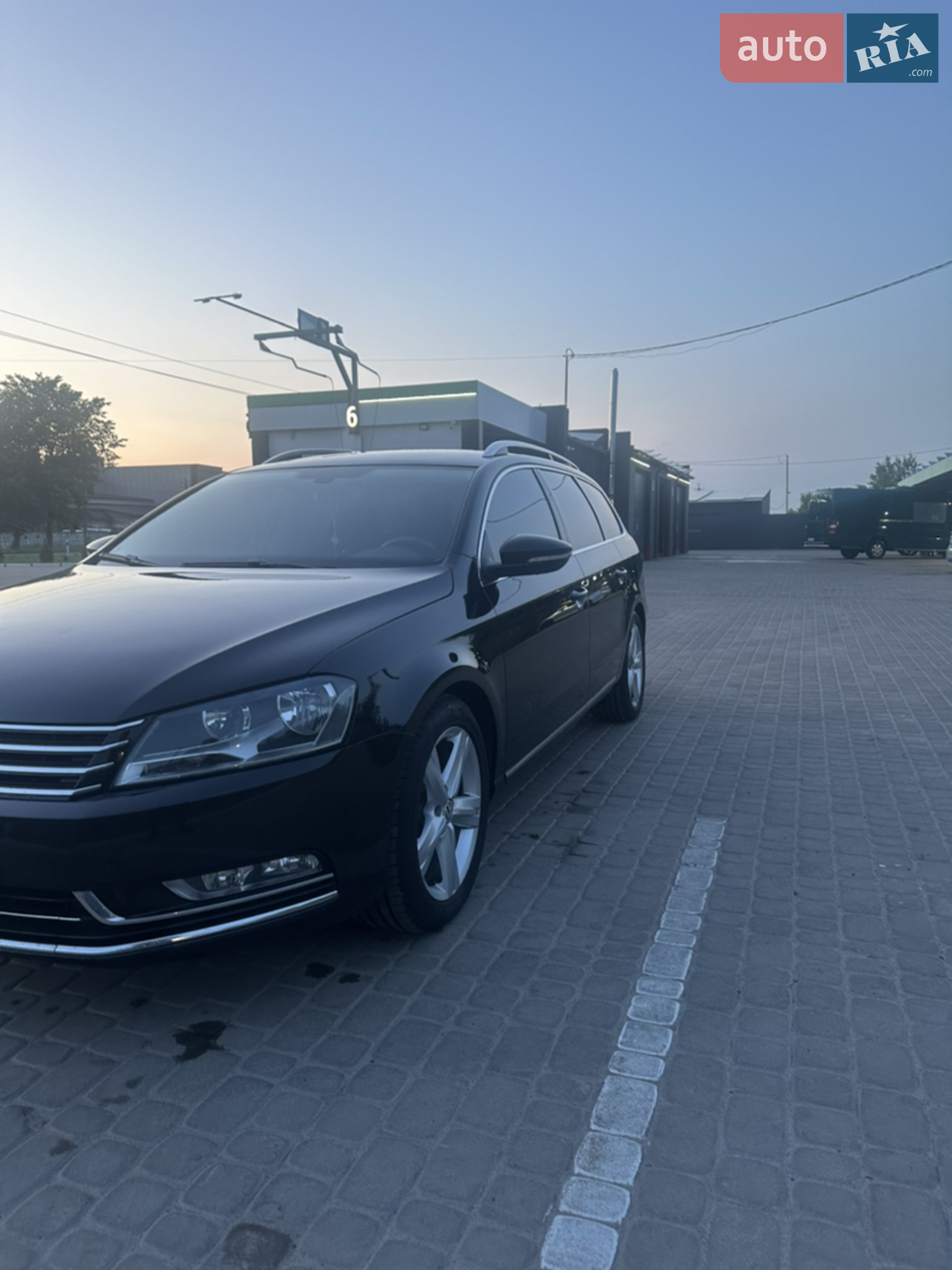 2011 Volkswagen Passat - мініатюра 2