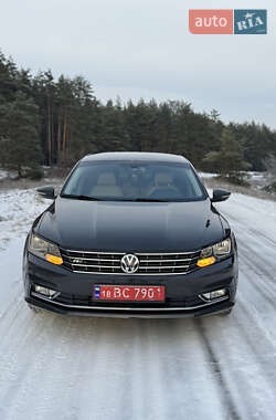 Седан Volkswagen Passat 2016 в Кременчуге