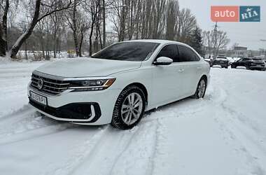 Седан Volkswagen Passat 2020 в Киеве