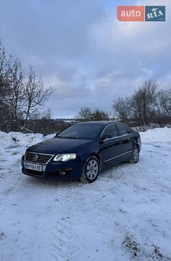 Седан Volkswagen Passat 2008 в Ромнах