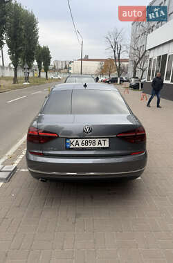 Седан Volkswagen Passat 2016 в Києві