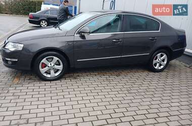 Седан Volkswagen Passat 2006 в Виноградове