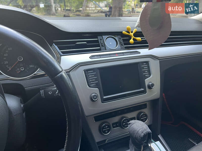 Универсал Volkswagen Passat 2015 в Кривом Роге