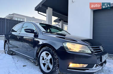 Седан Volkswagen Passat 2011 в Львове