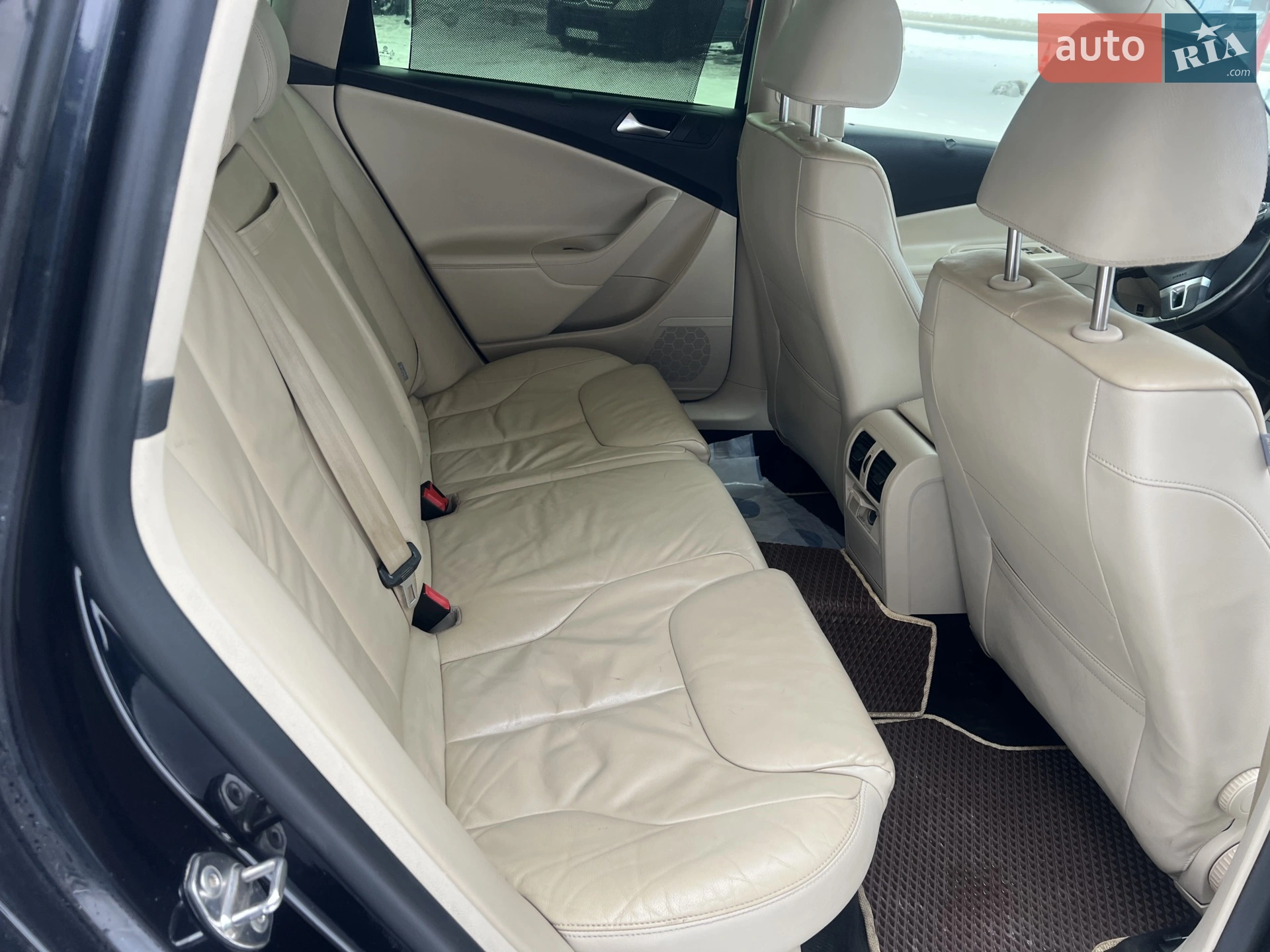 2010 Volkswagen Passat - мініатюра 19