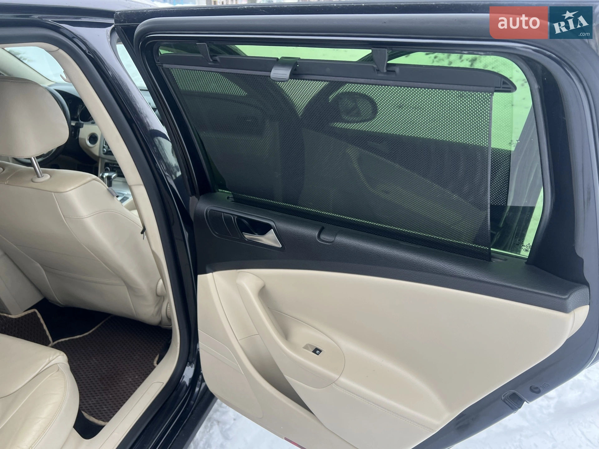 2010 Volkswagen Passat - мініатюра 21