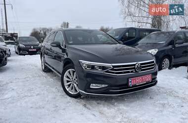 Универсал Volkswagen Passat 2021 в Луцке