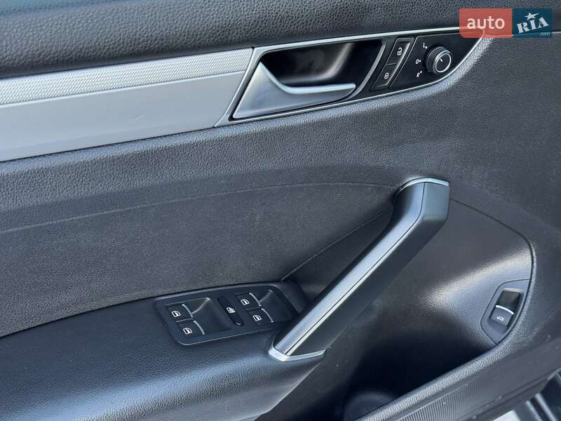 Седан Volkswagen Passat 2015 в Киеве фото 19 Седан Volkswagen Passat 2015 в Киеве