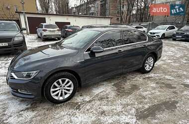 Седан Volkswagen Passat 2017 в Нікополі