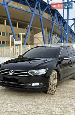 Универсал Volkswagen Passat 2016 в Киеве