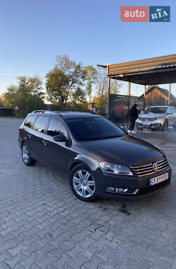 Універсал Volkswagen Passat 2012 в Чернівцях