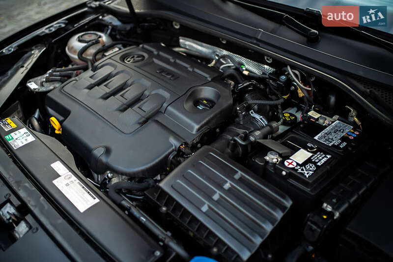 Универсал Volkswagen Passat 2019 в Луцке фото 3 Универсал Volkswagen Passat 2019 в Луцке