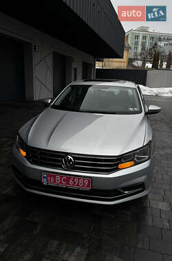 Седан Volkswagen Passat 2016 в Рівному