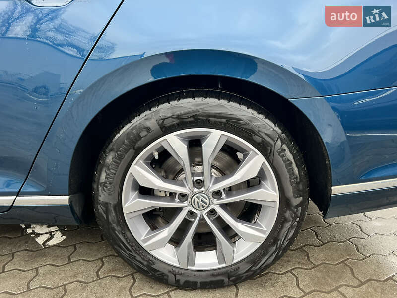 Универсал Volkswagen Passat 2020 в Луцке